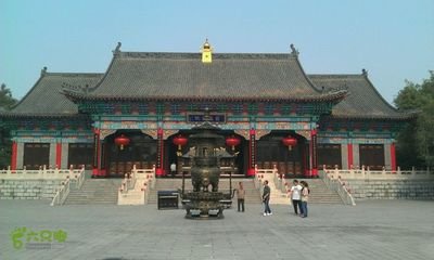 圆通禅院，先君旧游也。四月二十四日晚，至