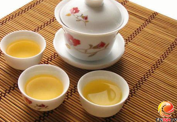 和梅公仪尝茶