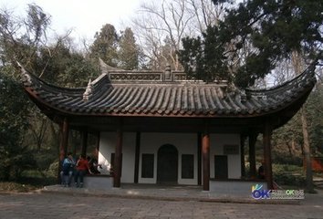 再和前韵蛾眉亭