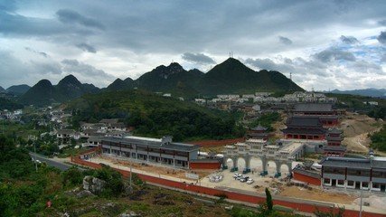 谒并州大兴国寺诗