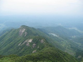 次韵正仲三丈自衡山返命舍驿过外舅师厚赠答