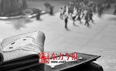 过蒋南泠翁大参休园喜鸿胪诸昆载酒留集