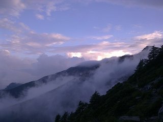 和中丞奉使承恩，还终南旧居