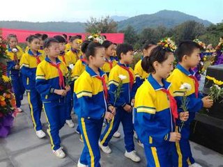 近报陕右在捷继闻五师遂平建寇用高字韵